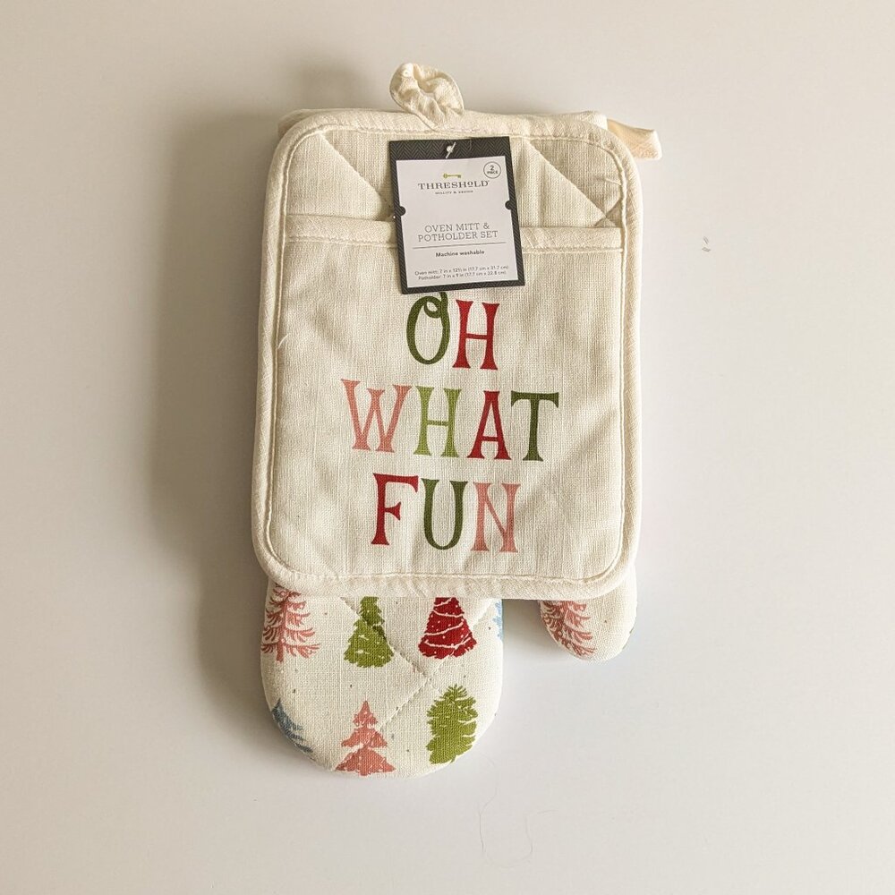 2pc Cotton Oh What Fun Oven Mitt and Pot Holder Set - Threshold™ BNWT